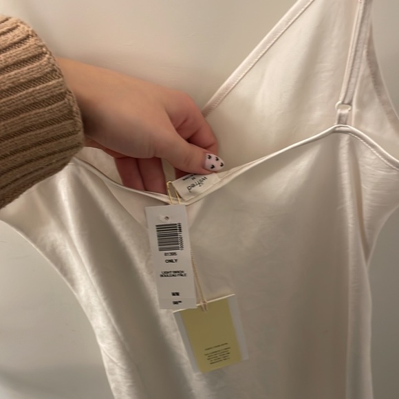 White slip dress aritzia - Picture 3 of 5